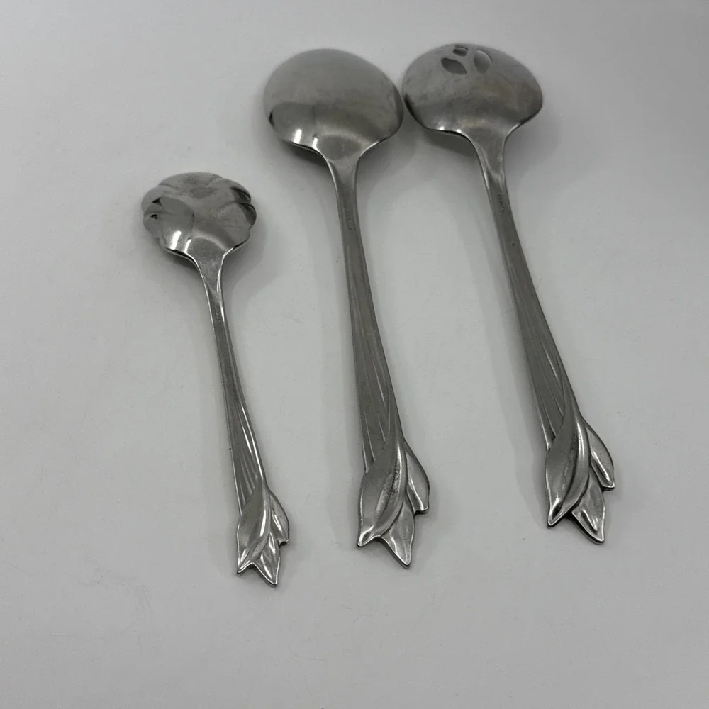 Oneida LEANDER Stainless 3 Pc Serving Spoon Utensils Heirloom Glossy 8.5